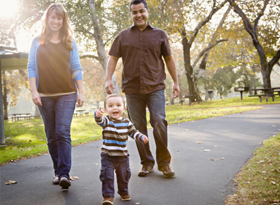 Support worker with pregnant woman